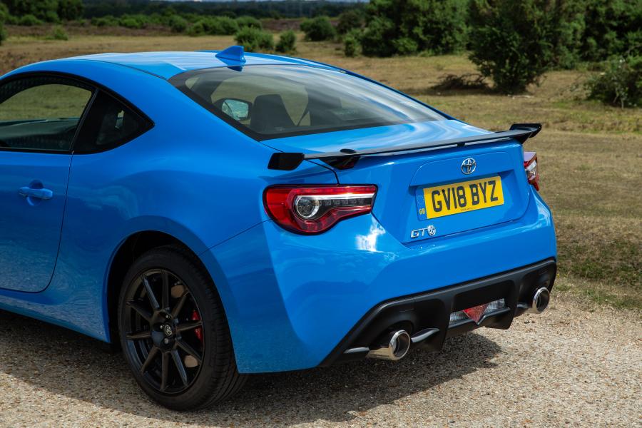 Детали экстерьера Toyota GT 86 Blue Edition 2018 года  (UK) (фото 21 из 40)